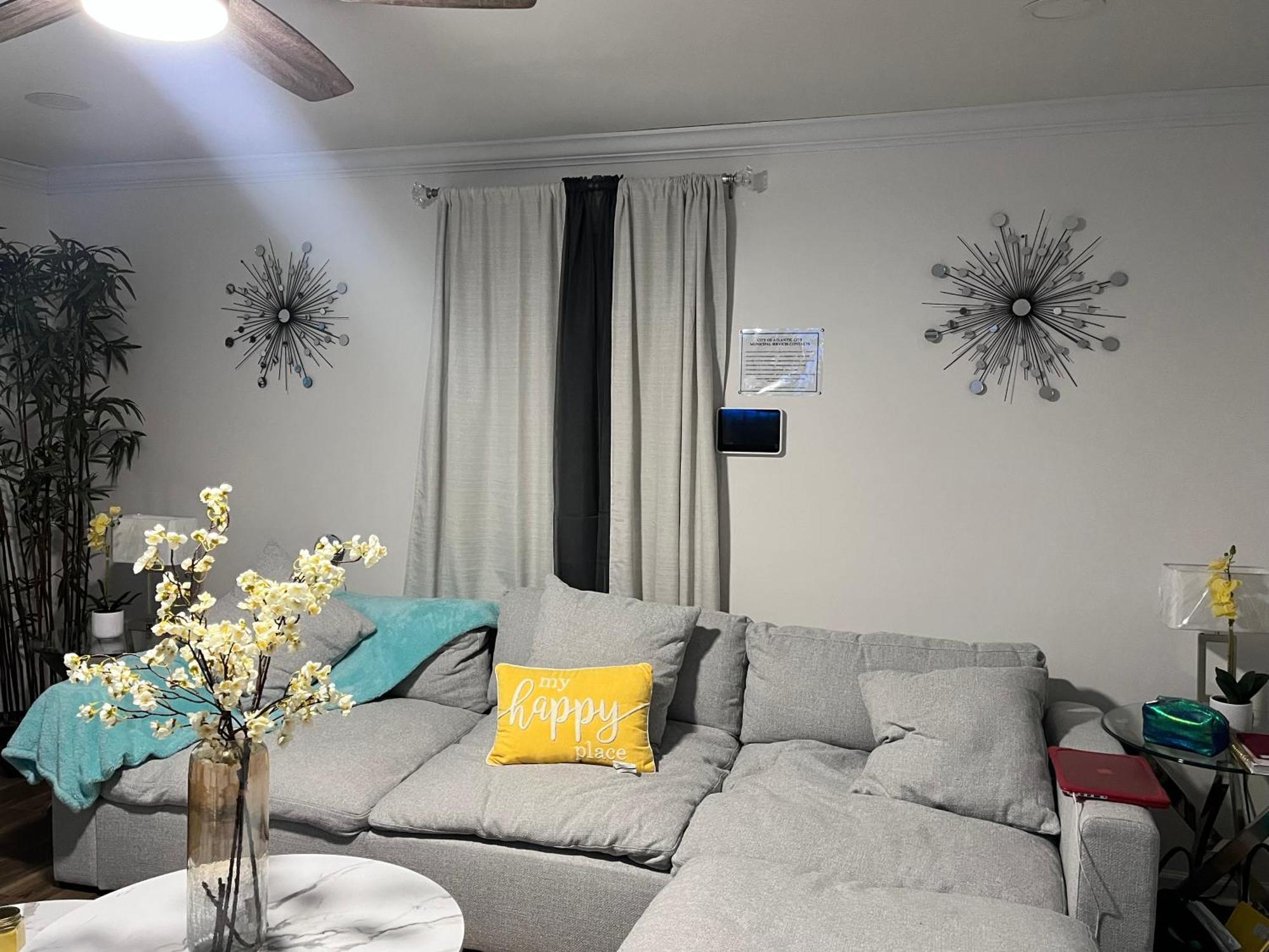 Stylish Cozy Quiet Family Retreat And Romantic Getaway Sleeps Up To 7 With Fast Wifi, Free Parking, Work Station, Alexa Enabled, Fenced In Backyard For Pets Grill Party Patio, Porch, Beach, Canal, Stadium,Boardwalk Restaurants, And Much More! Atlantic City Exteriör bild