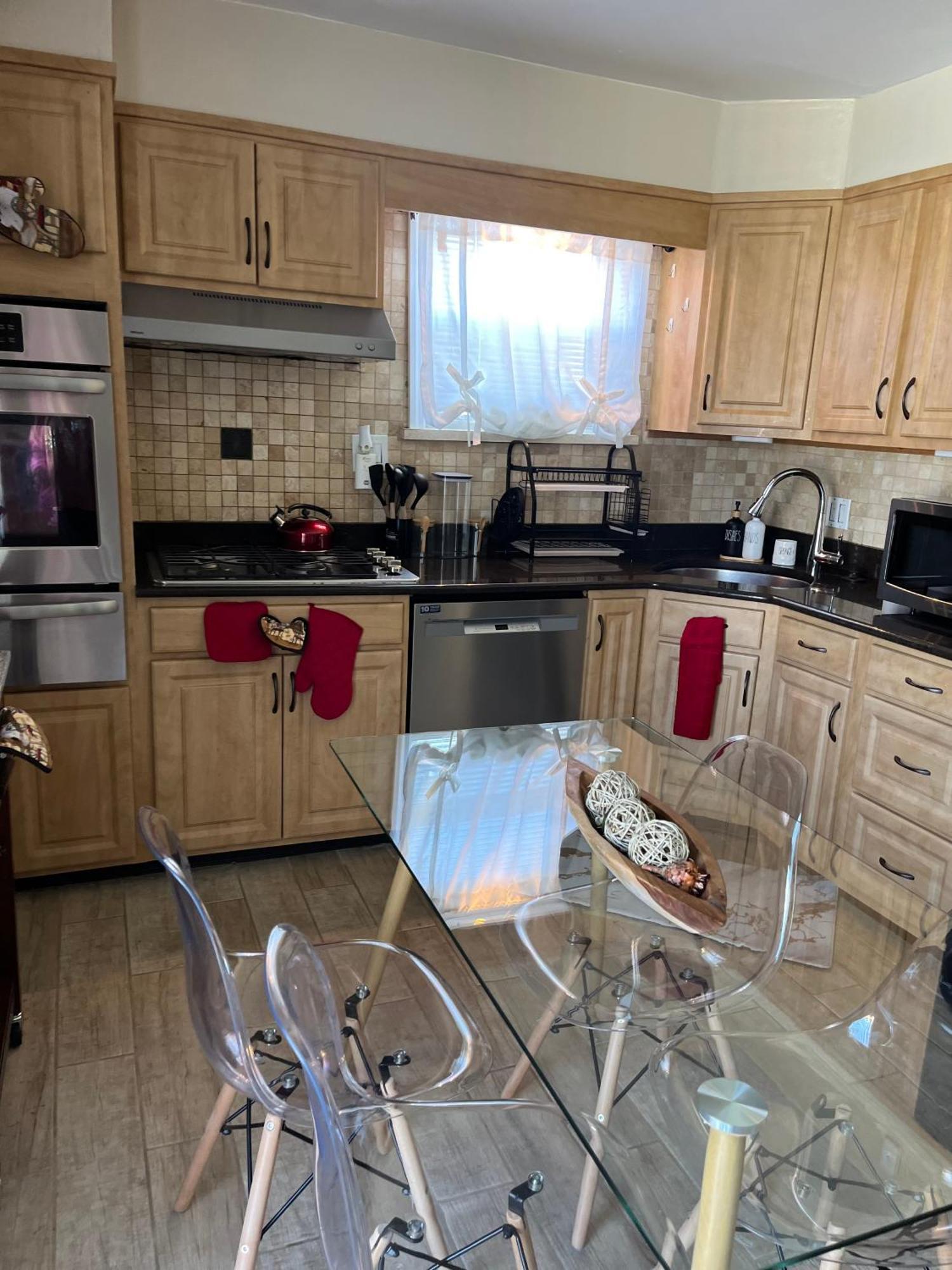 Stylish Cozy Quiet Family Retreat And Romantic Getaway Sleeps Up To 7 With Fast Wifi, Free Parking, Work Station, Alexa Enabled, Fenced In Backyard For Pets Grill Party Patio, Porch, Beach, Canal, Stadium,Boardwalk Restaurants, And Much More! Atlantic City Exteriör bild